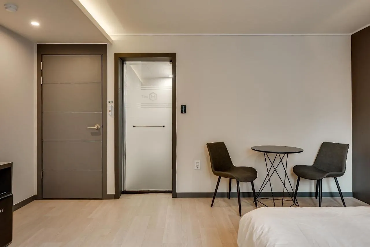 Two H Hotel Busan 0*,